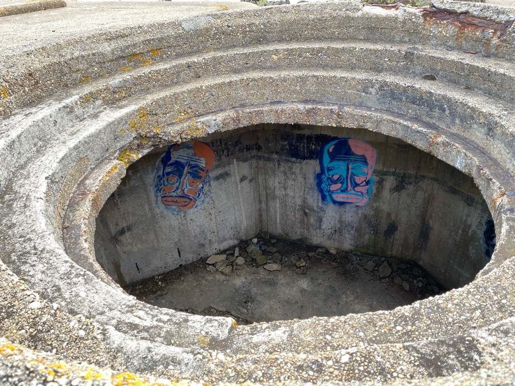 Moelan - Grafitti am Bunker