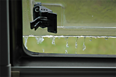 Bald regnet es so sehr, ...